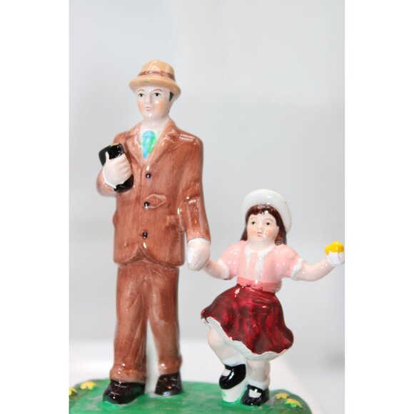 Dept 56 Snow Village - Dressed in our Easter Best, Set of 2 - Picture 3 of 6